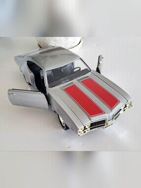 Oldsmobile 442 W-30 Scale 1:18